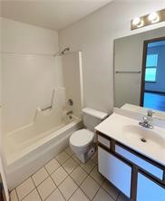 2219 W Roselawn Street