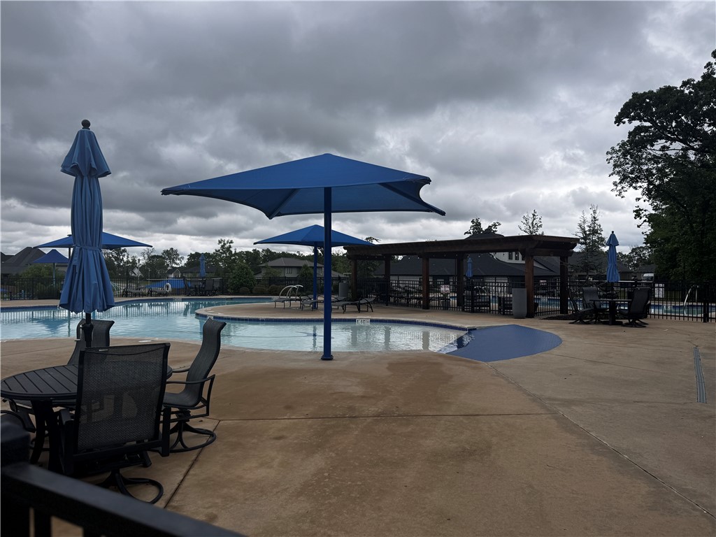 8610 W Feathered Nest