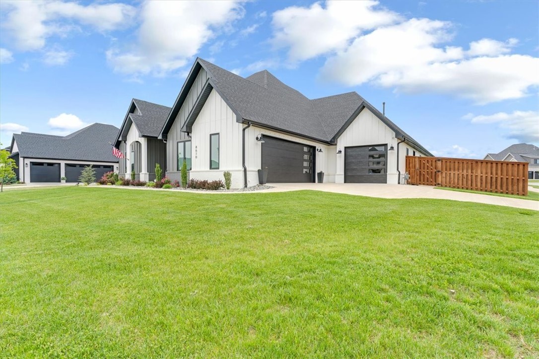 8610 W Feathered Nest