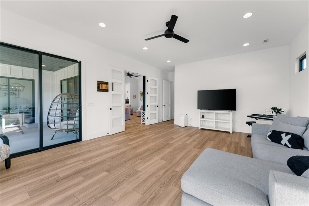 8610 W Feathered Nest