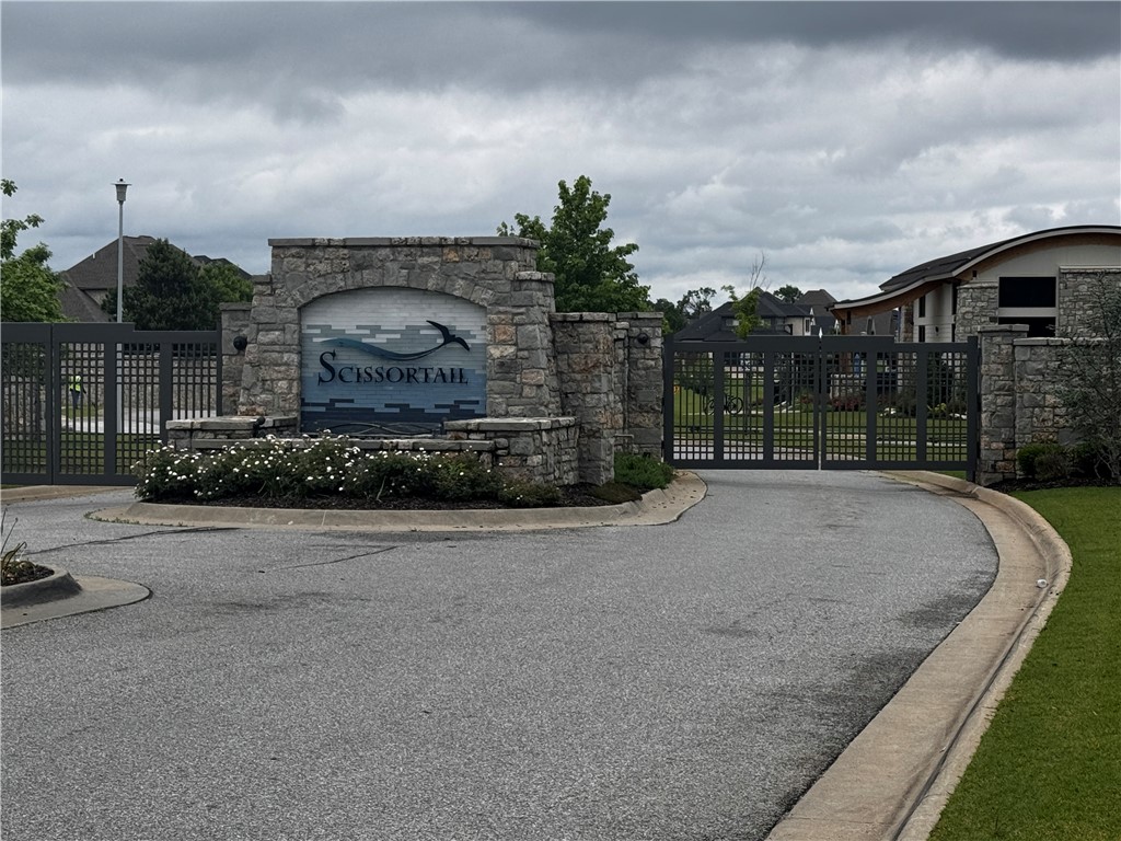 8610 W Feathered Nest