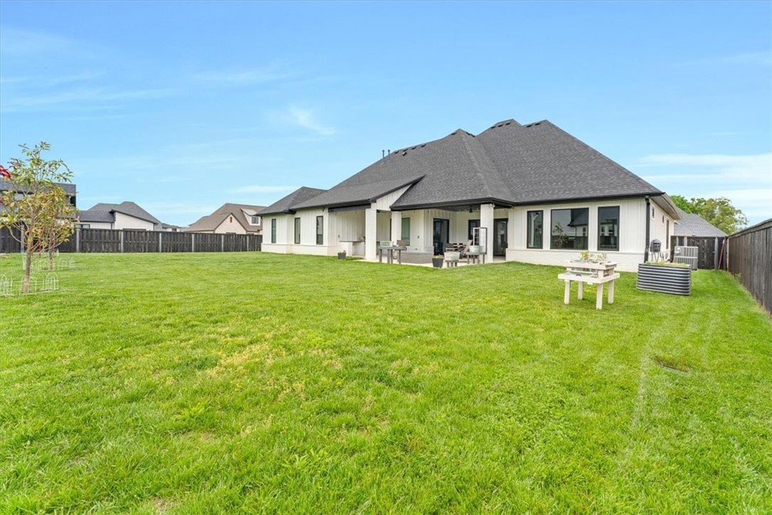 8610 W Feathered Nest