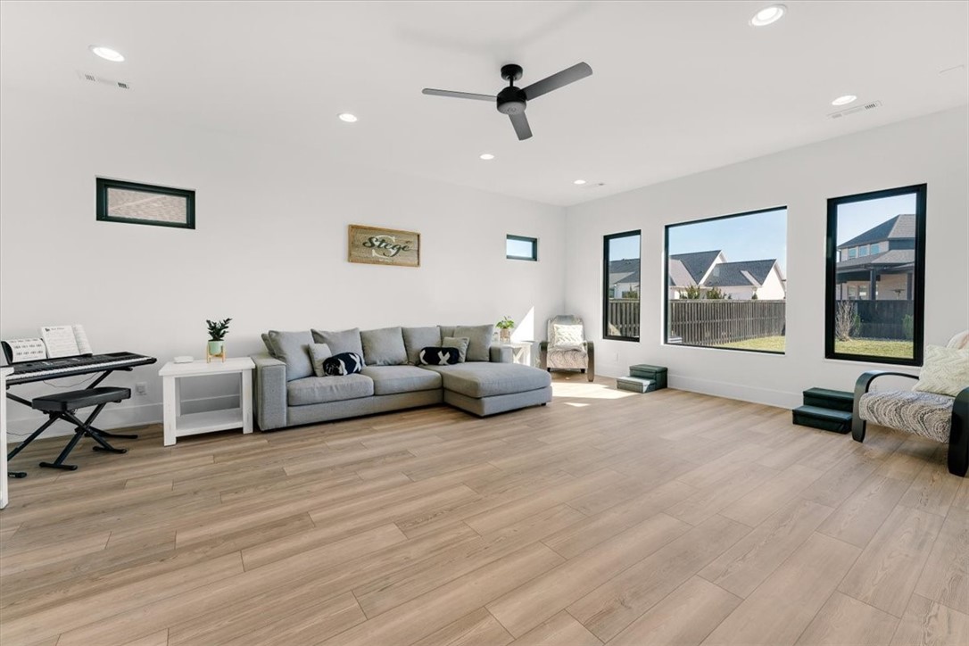 8610 W Feathered Nest