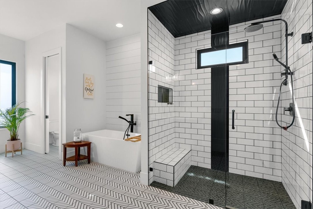 8610 W Feathered Nest