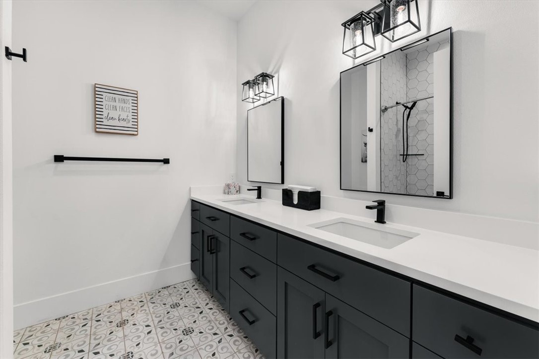 8610 W Feathered Nest