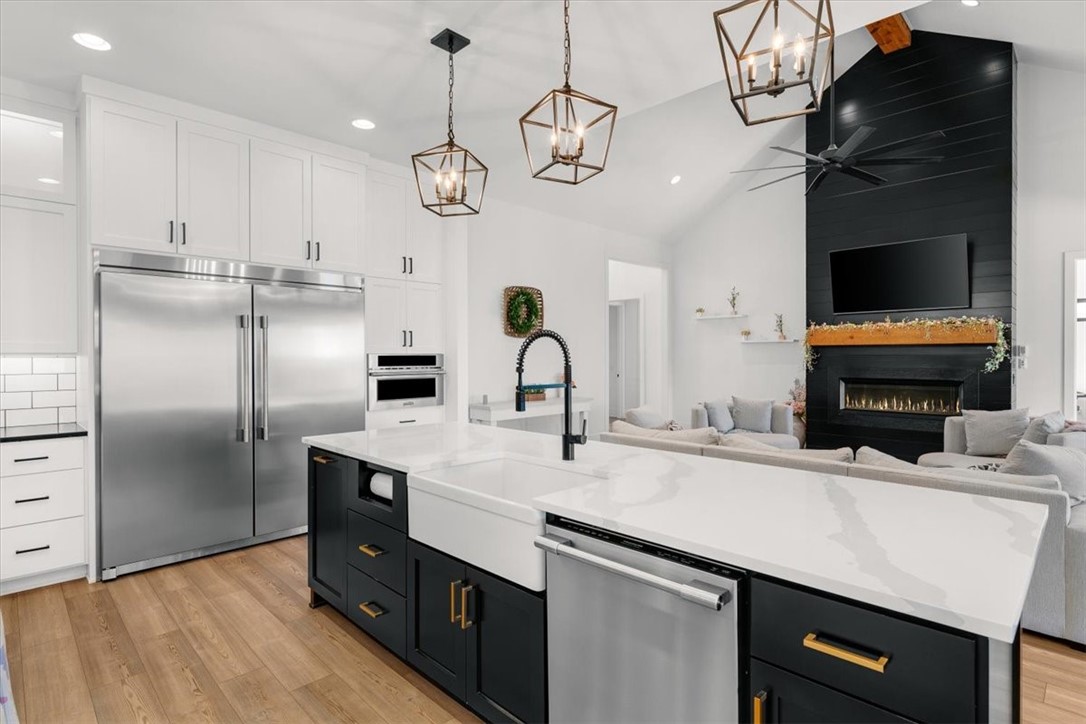 8610 W Feathered Nest