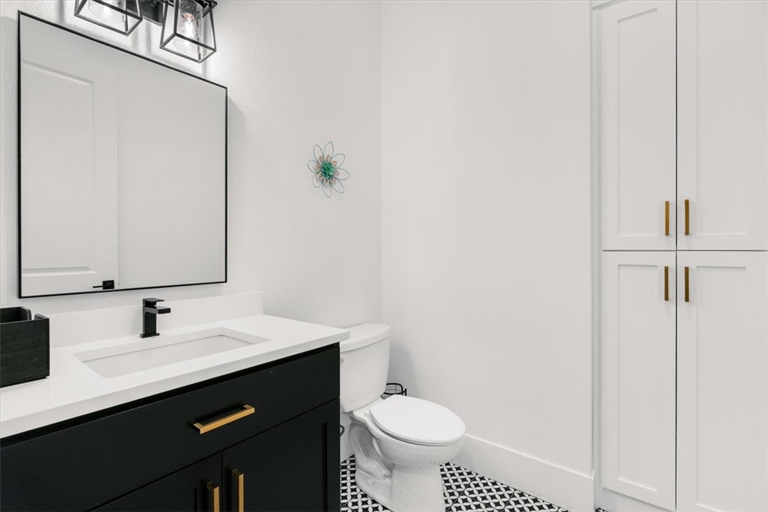 8610 W Feathered Nest