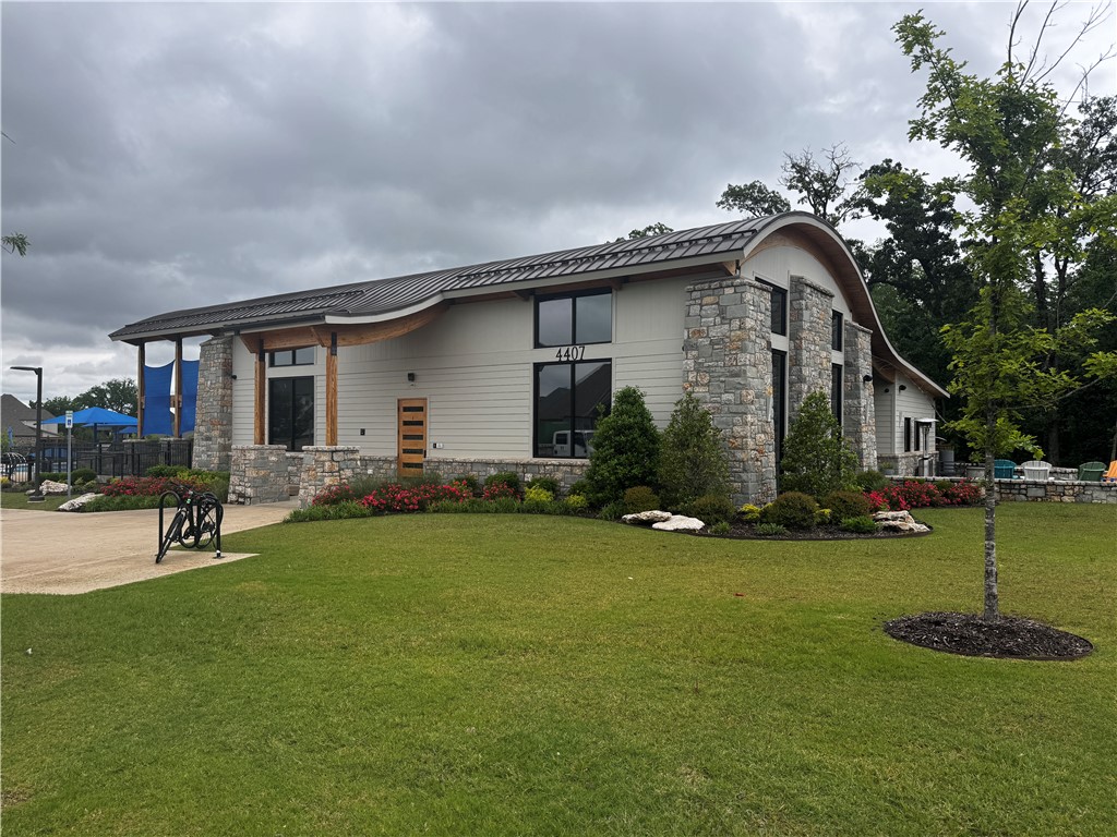 8610 W Feathered Nest