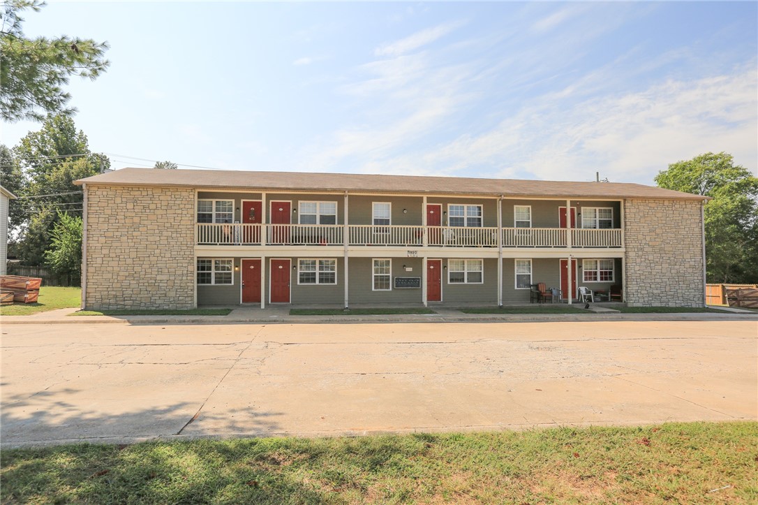 1810 W Twin Springs Street 9