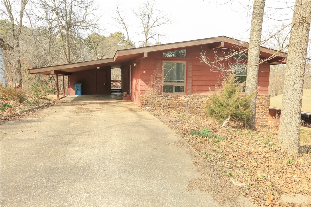 39 Sheneman Drive