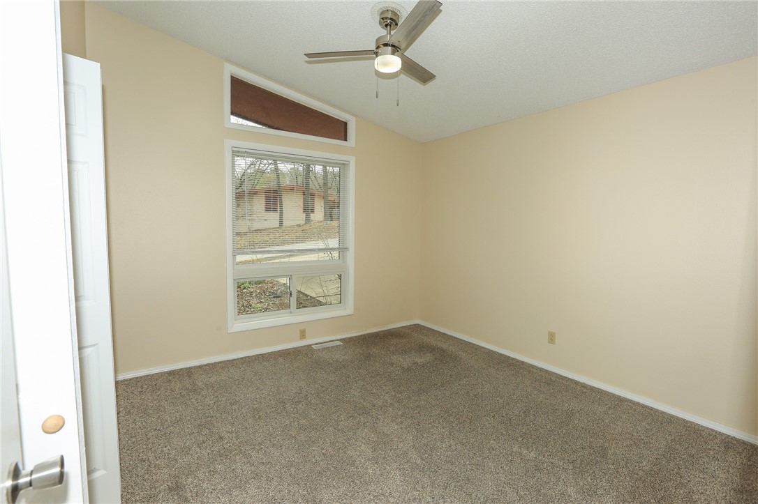 39 Sheneman Drive