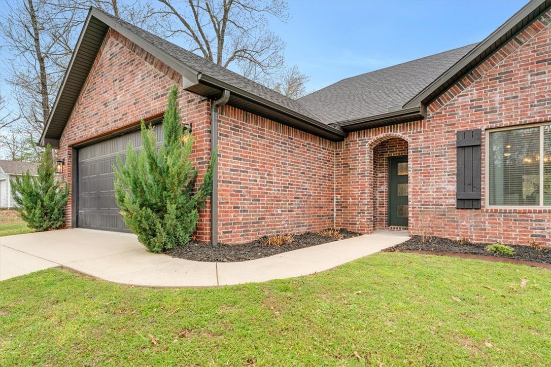 3 Baltes Drive
