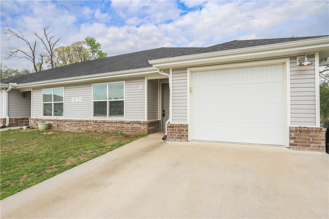 640 Hidden Springs Drive 3