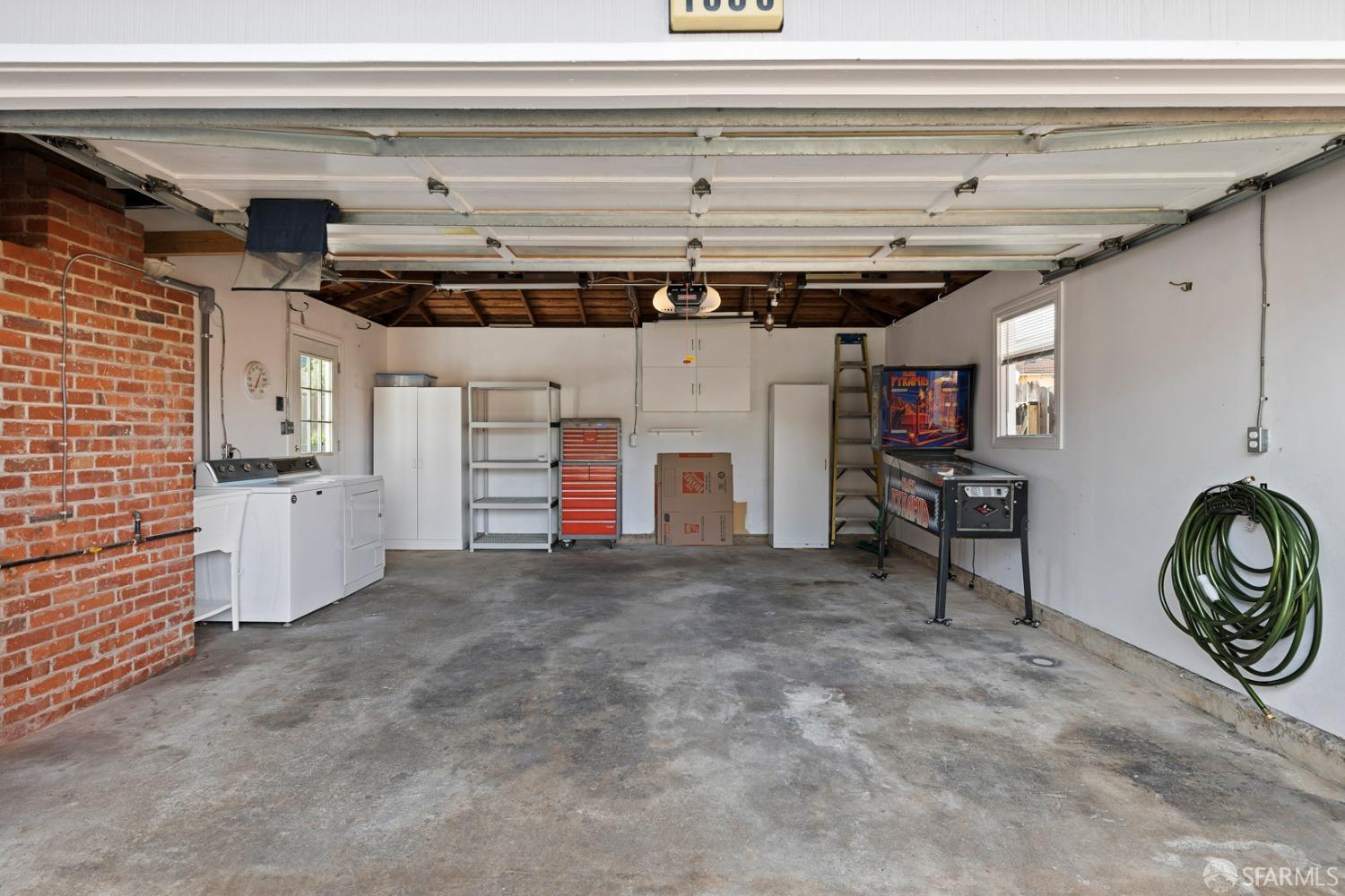 1303 Hermosa Avenue
