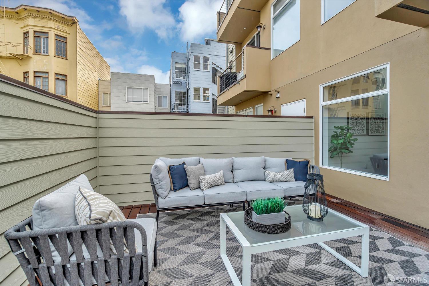 1734 Lombard Street # 4