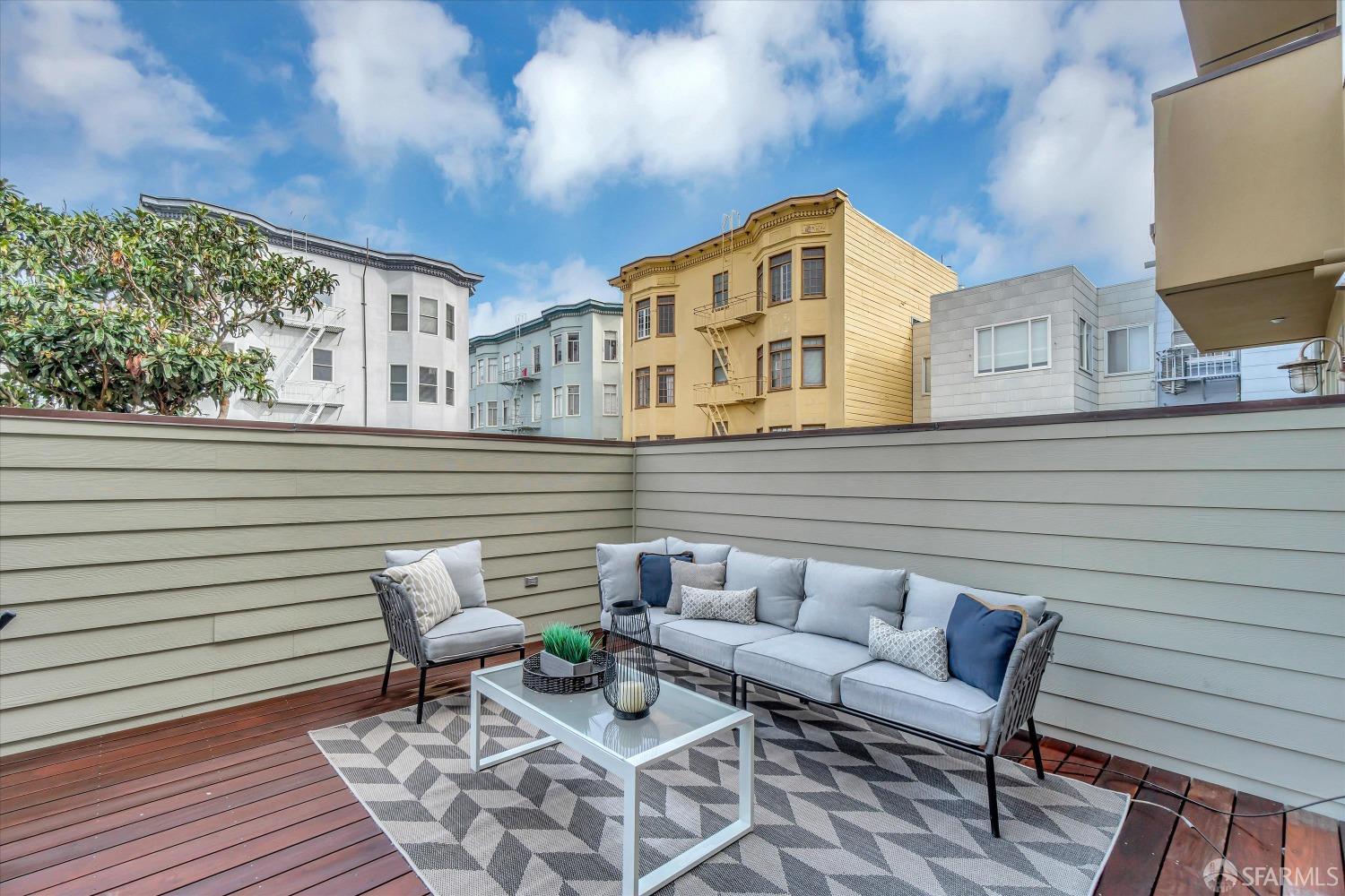 1734 Lombard Street # 4