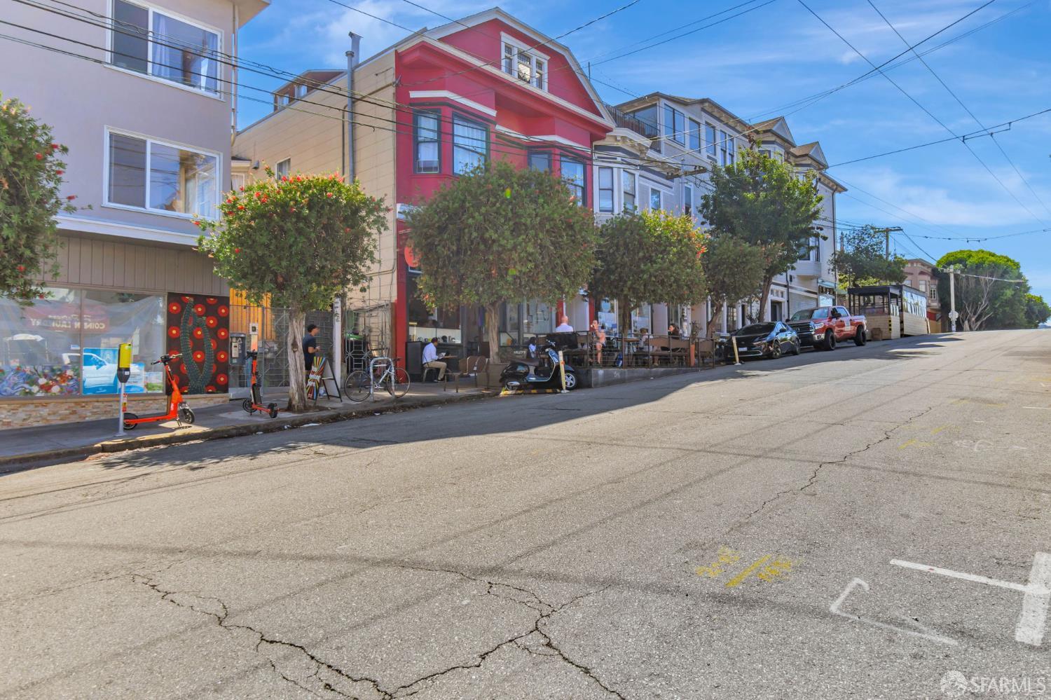 542 Kansas Street