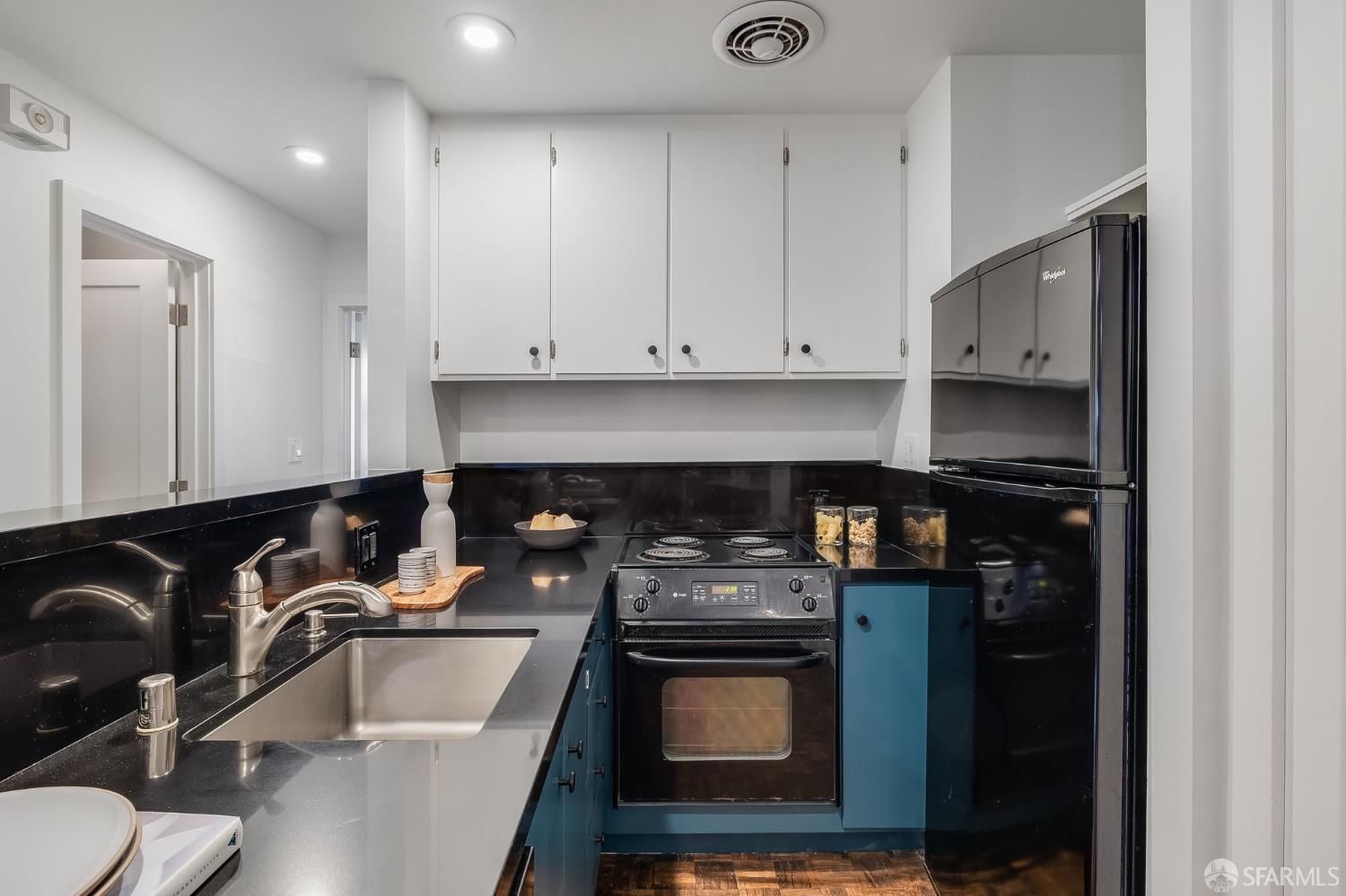 2757 Greenwich Street