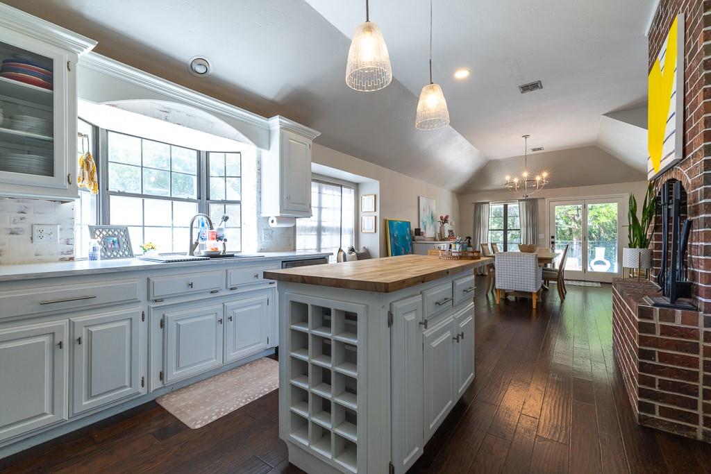 633 Lookout Circle