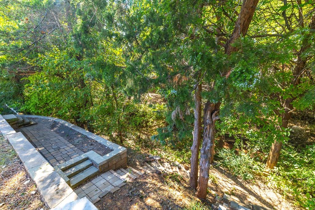 633 Lookout Circle