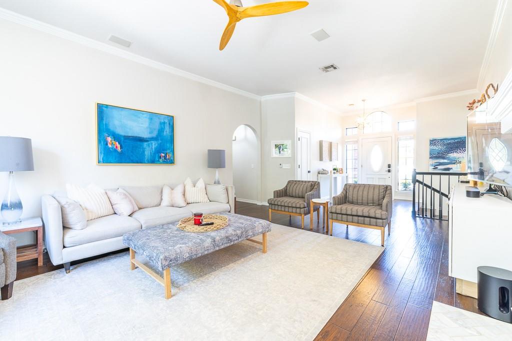 633 Lookout Circle
