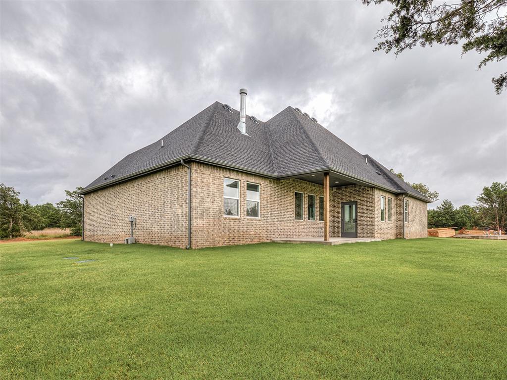8215 Waxwing Way