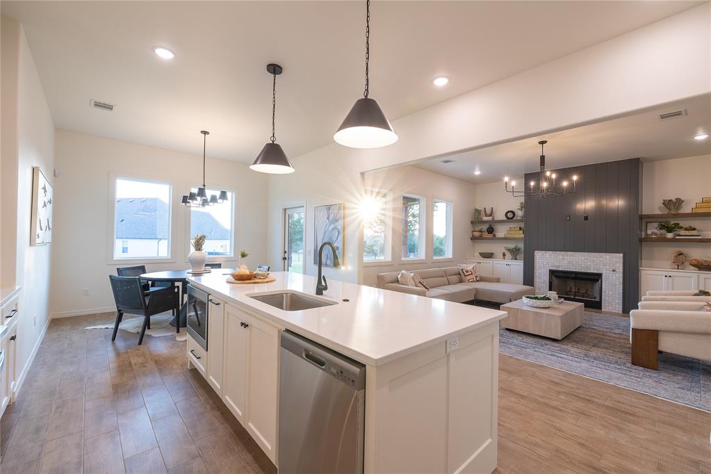 8215 Waxwing Way