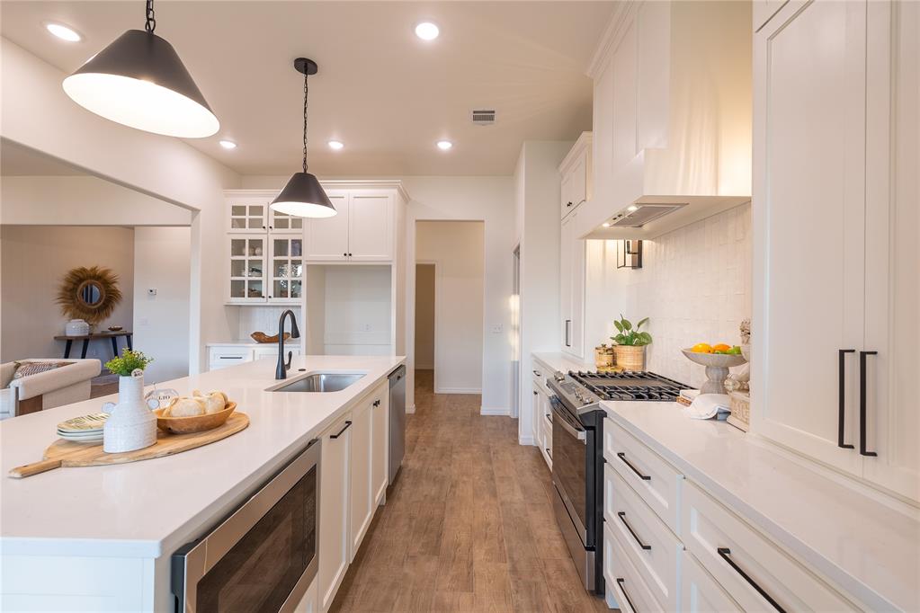 8215 Waxwing Way