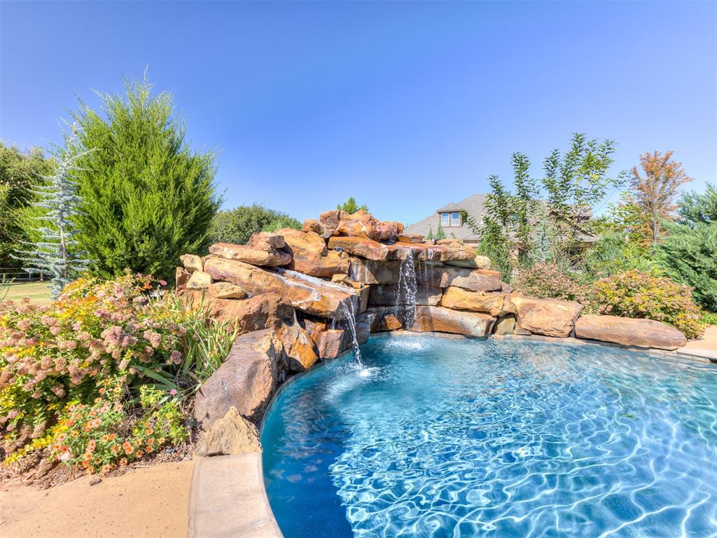 6015 Smoky Hill Trail