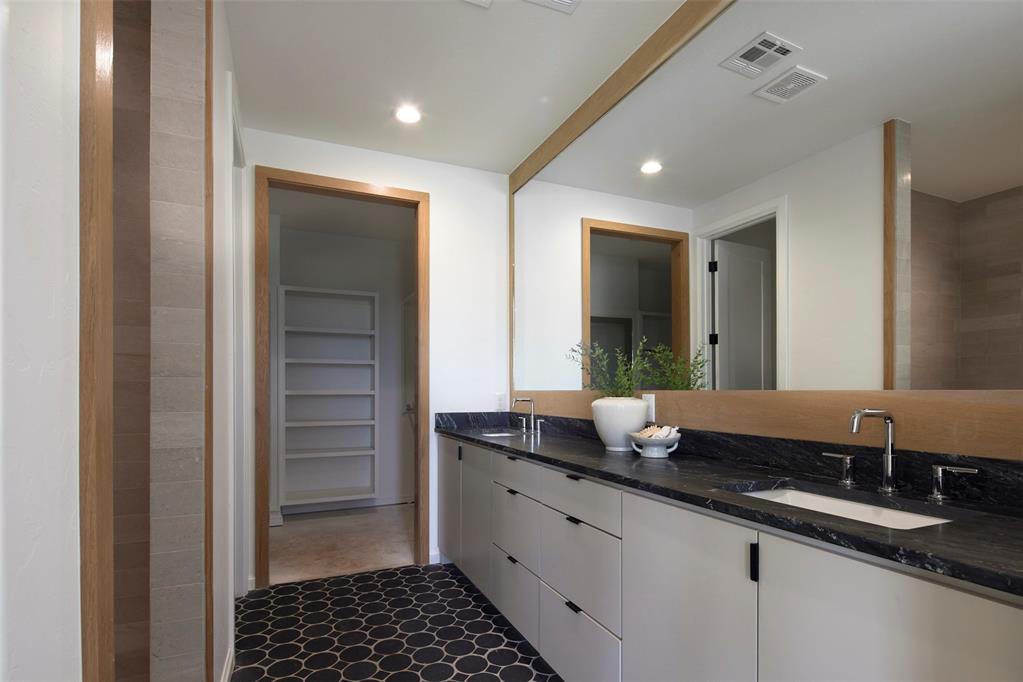 136 NE 14th Street