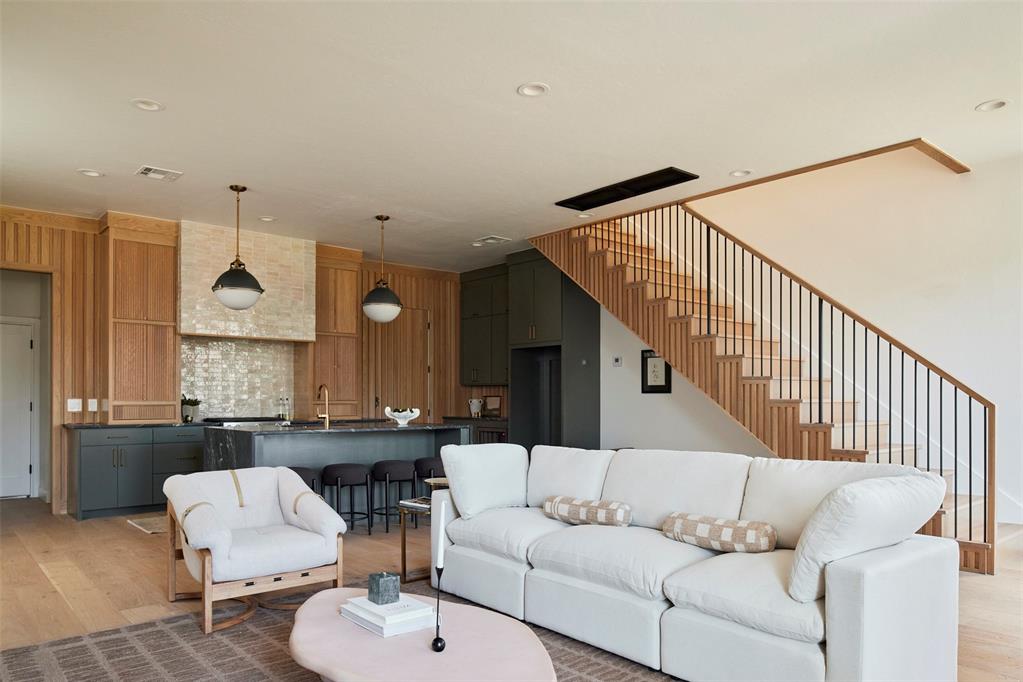 136 NE 14th Street