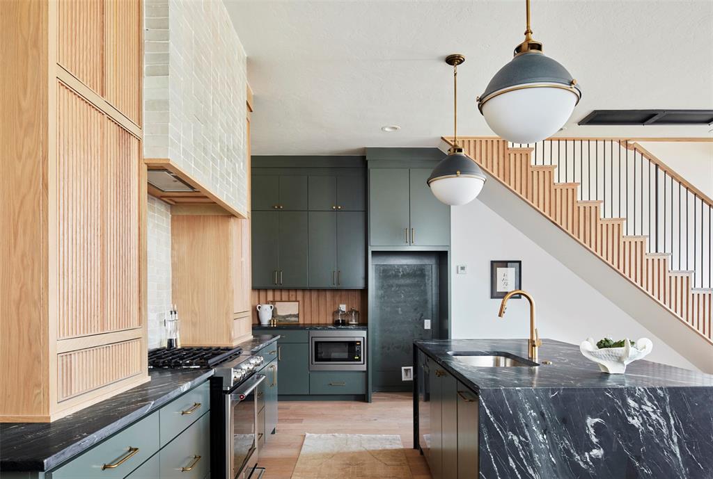 136 NE 14th Street