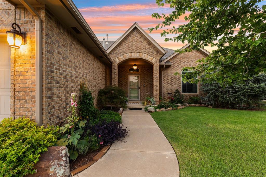 8233 NW 159th Street