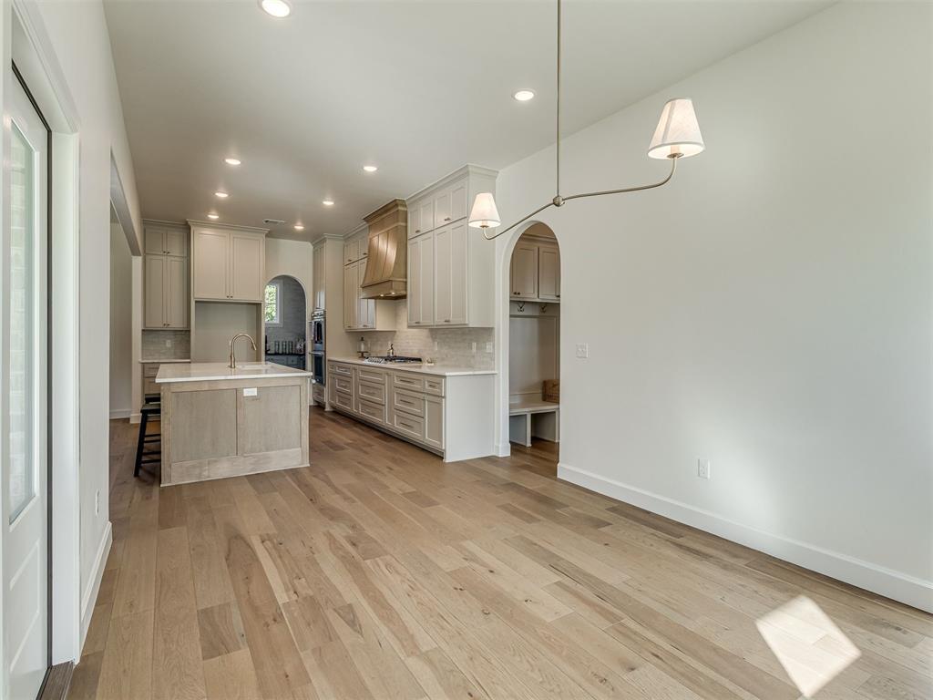 8410 Robin Way