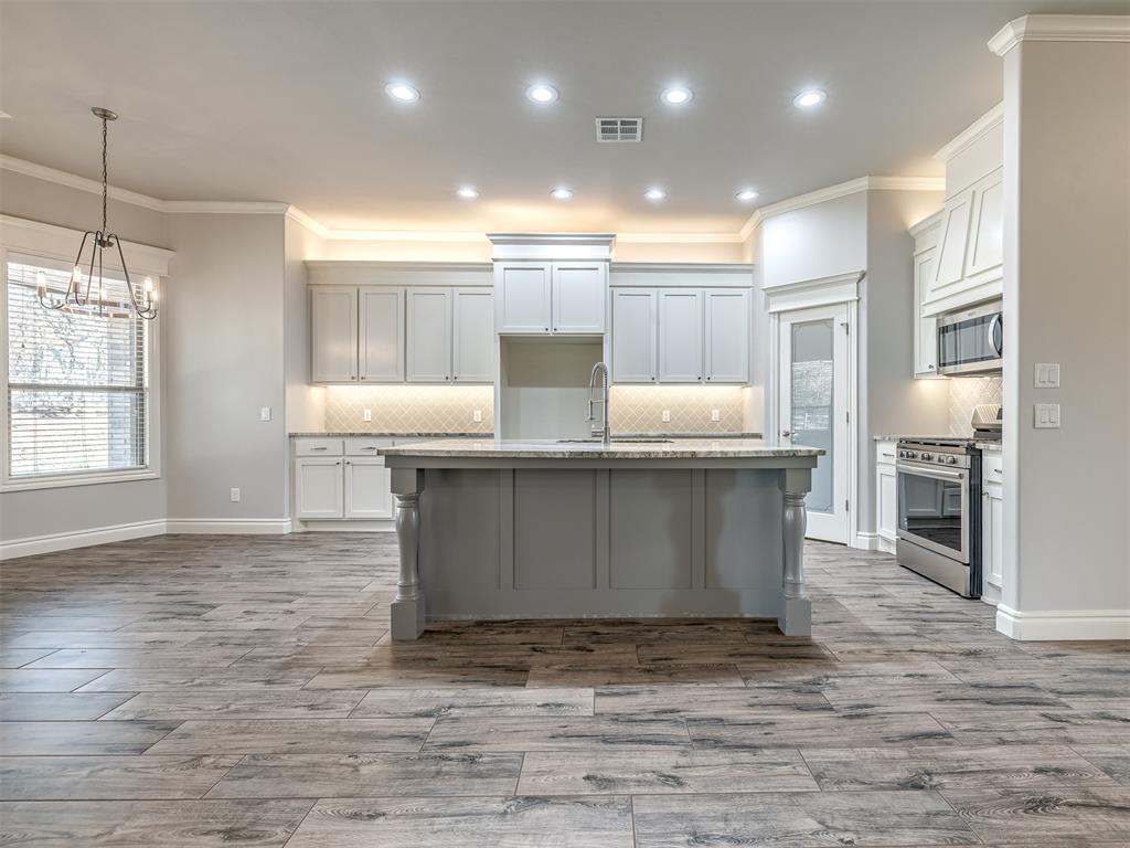 12355 Tall Timbers
