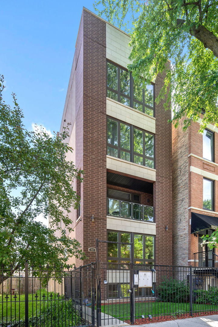 1523 N FAIRFIELD Avenue Unit: 1