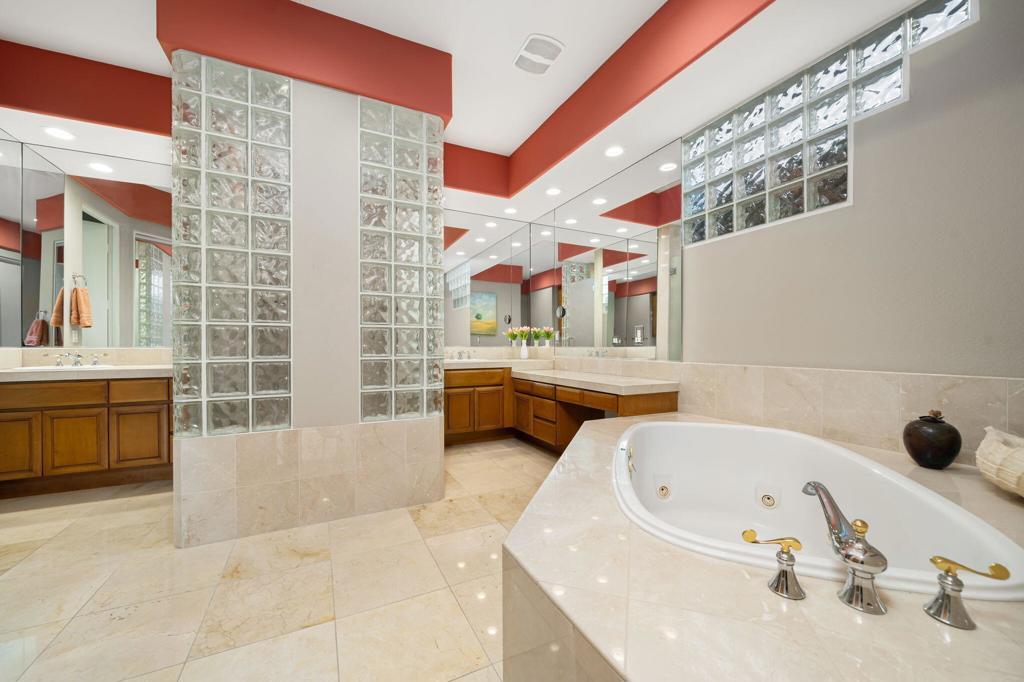 78648 Cabrillo Way