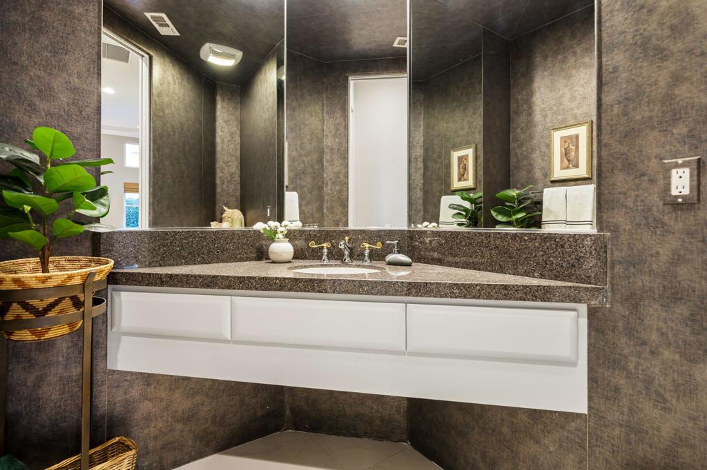 78648 Cabrillo Way