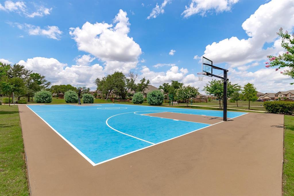 1029 Plano LN