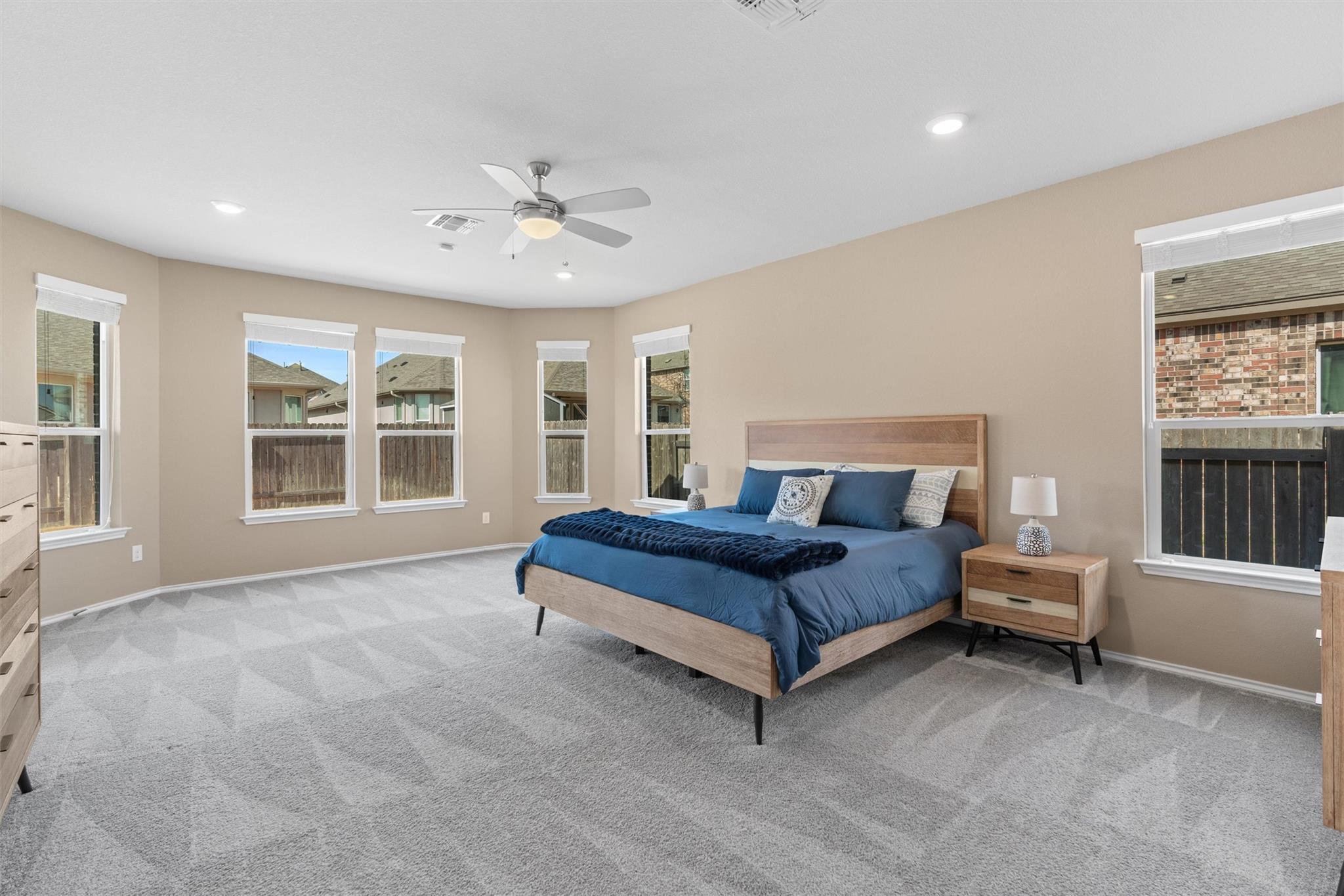 1029 Plano LN