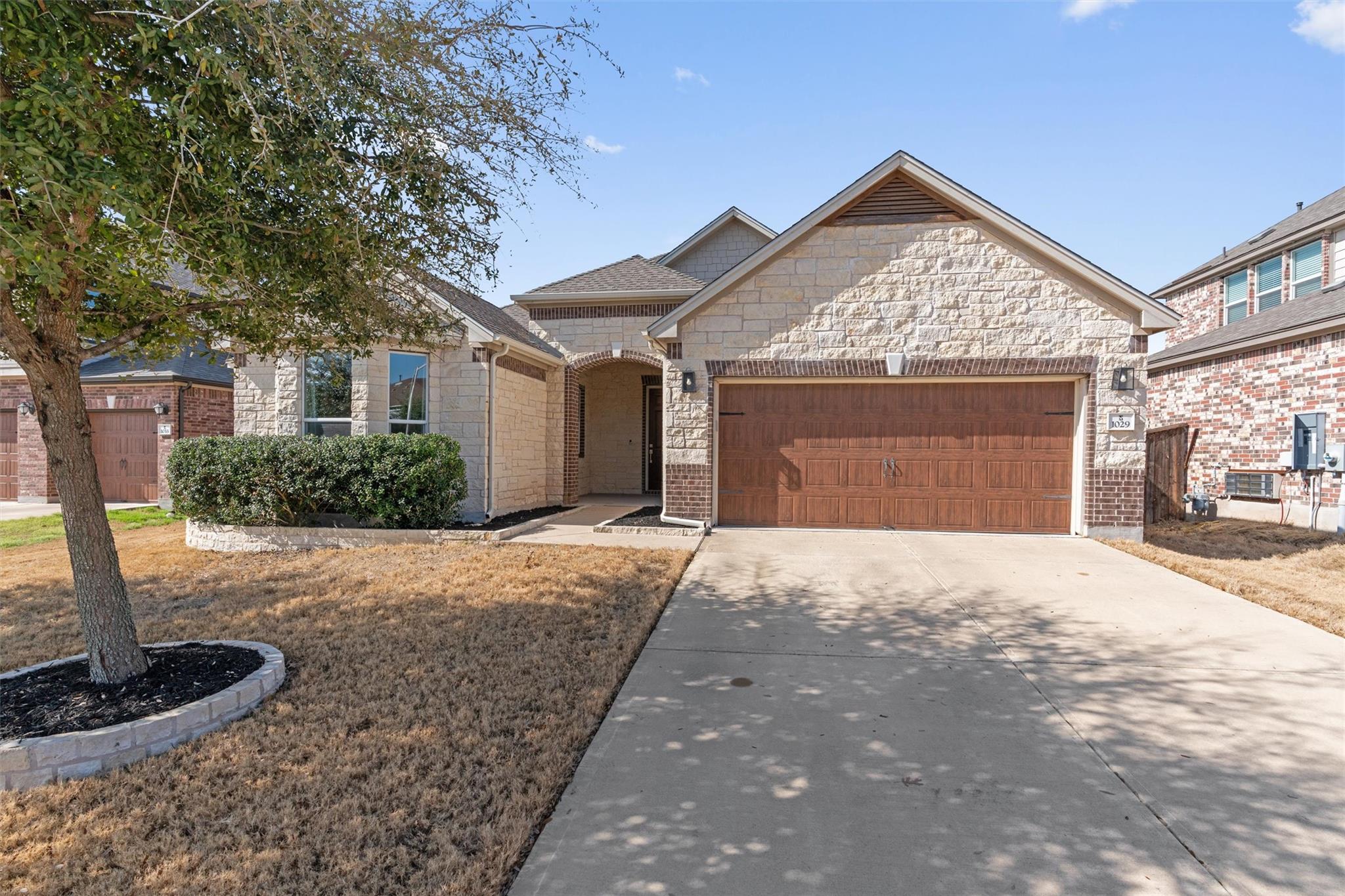 1029 Plano LN