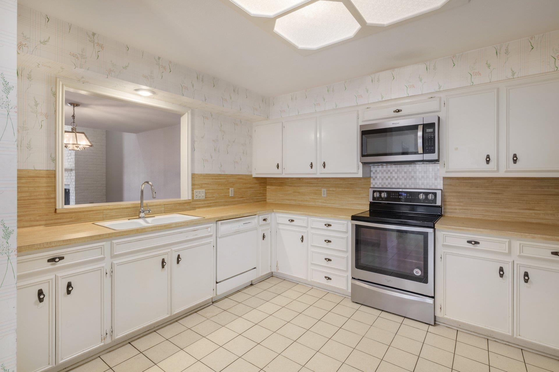 11133 Pinehurst #B DR # B