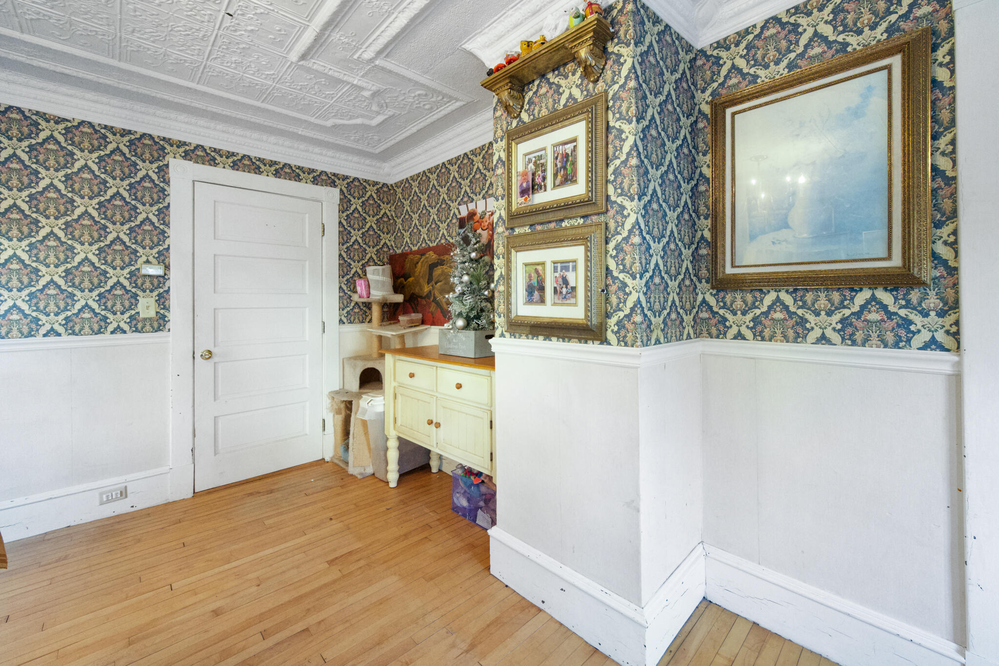 1095 N Main Street