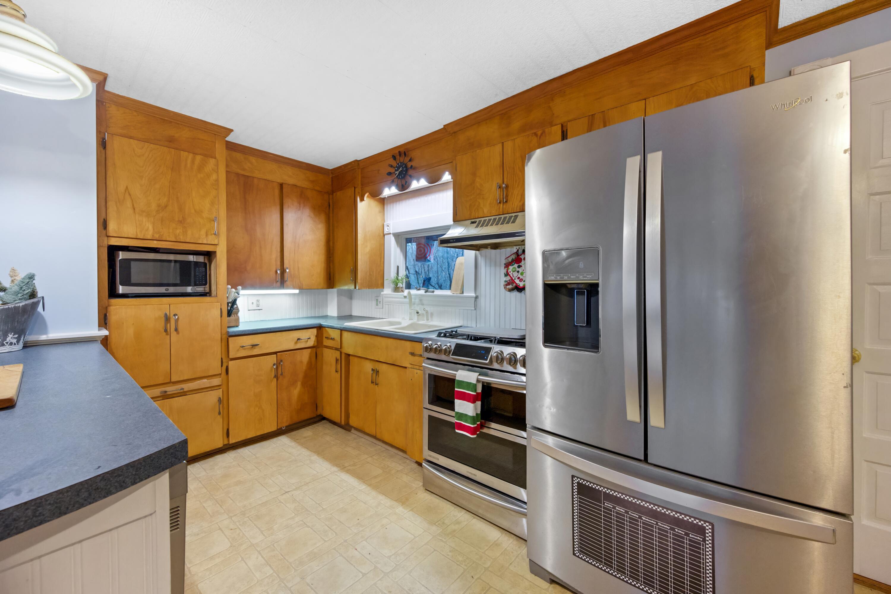 1095 N Main Street