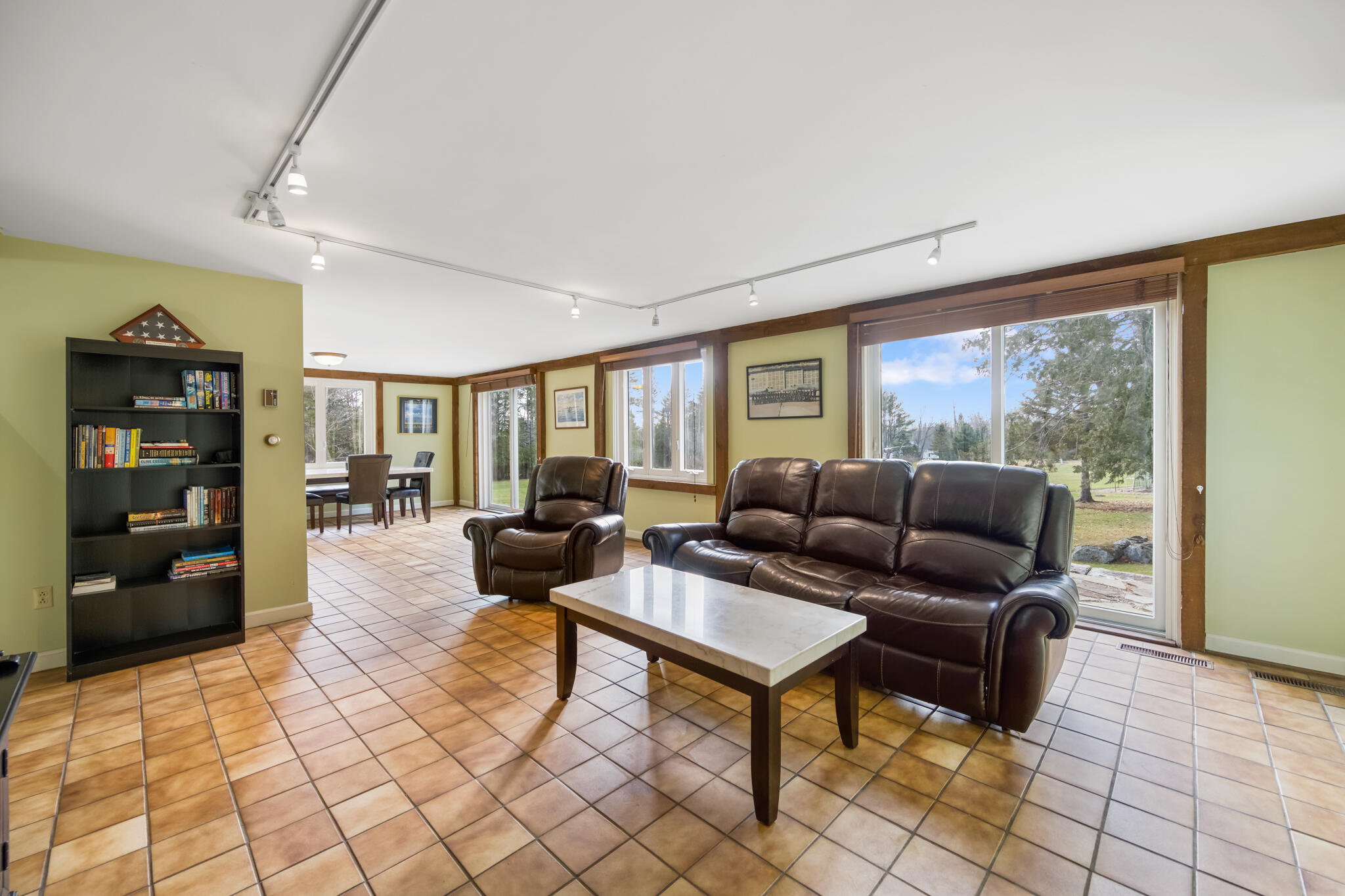 2061 Skyway Valley