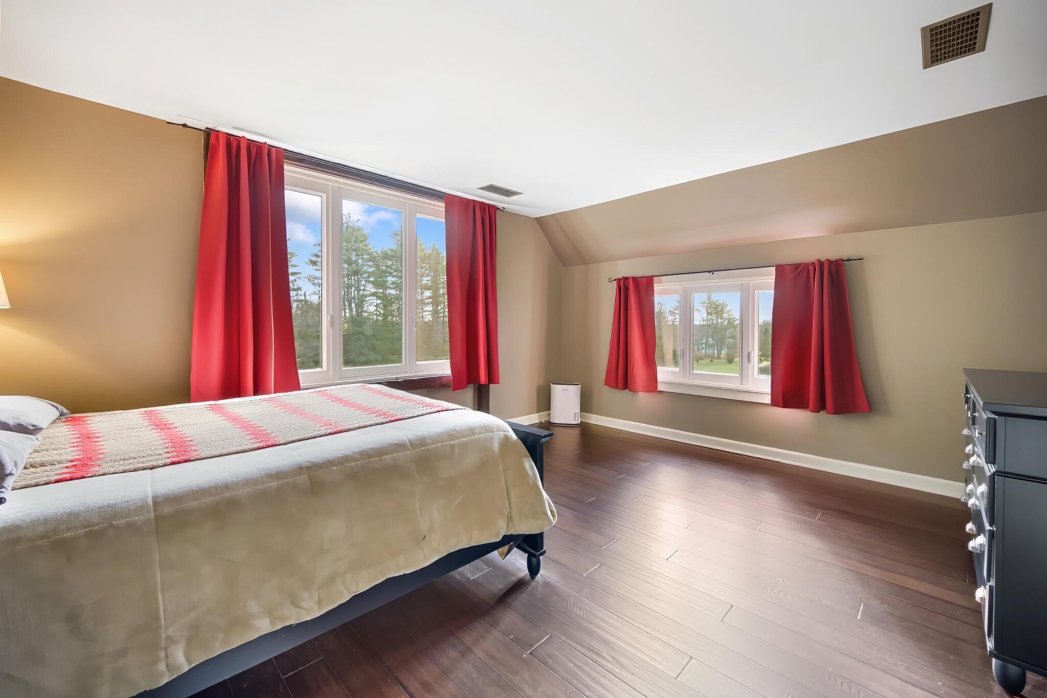 2061 Skyway Valley