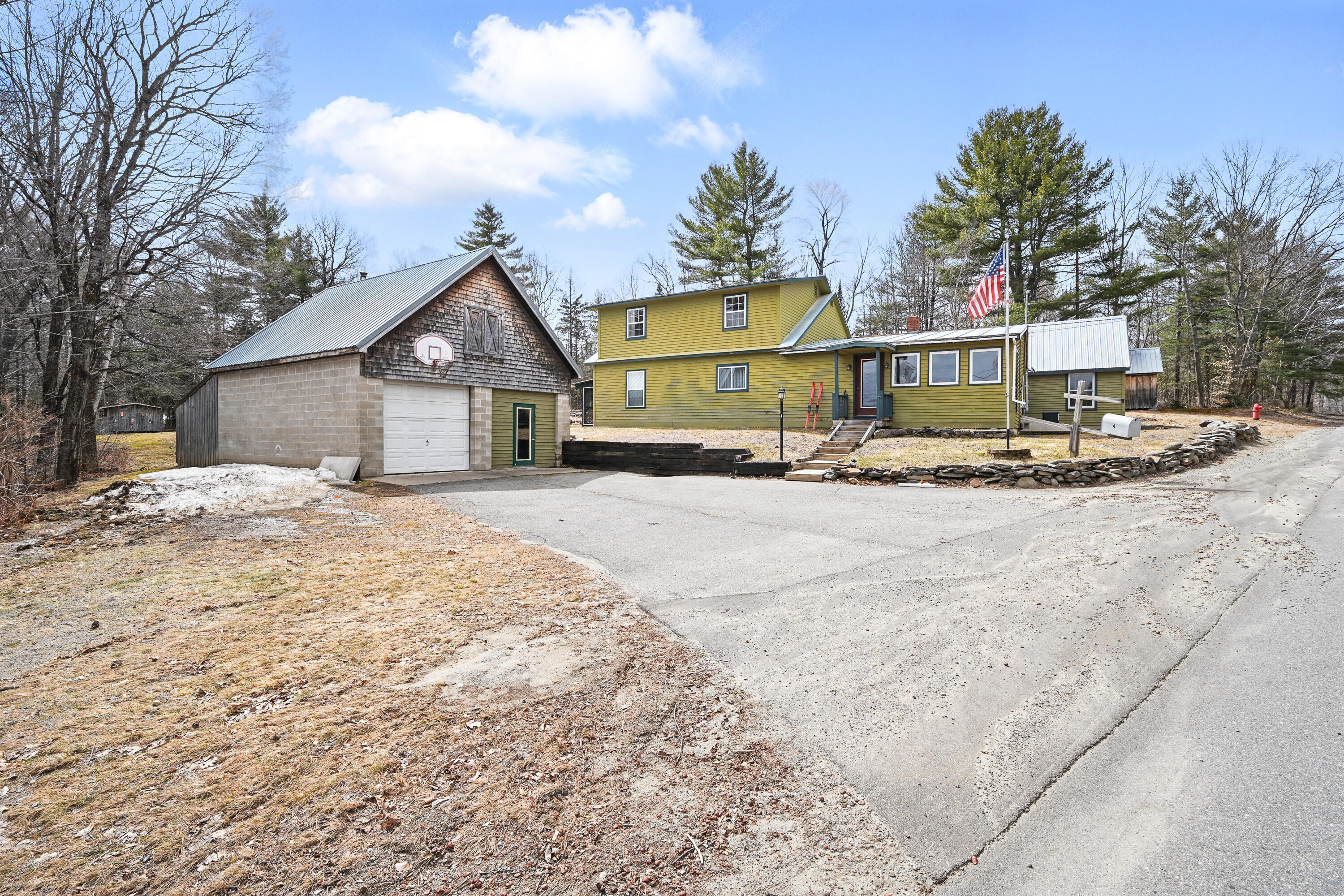 4 Tufts Pond Road