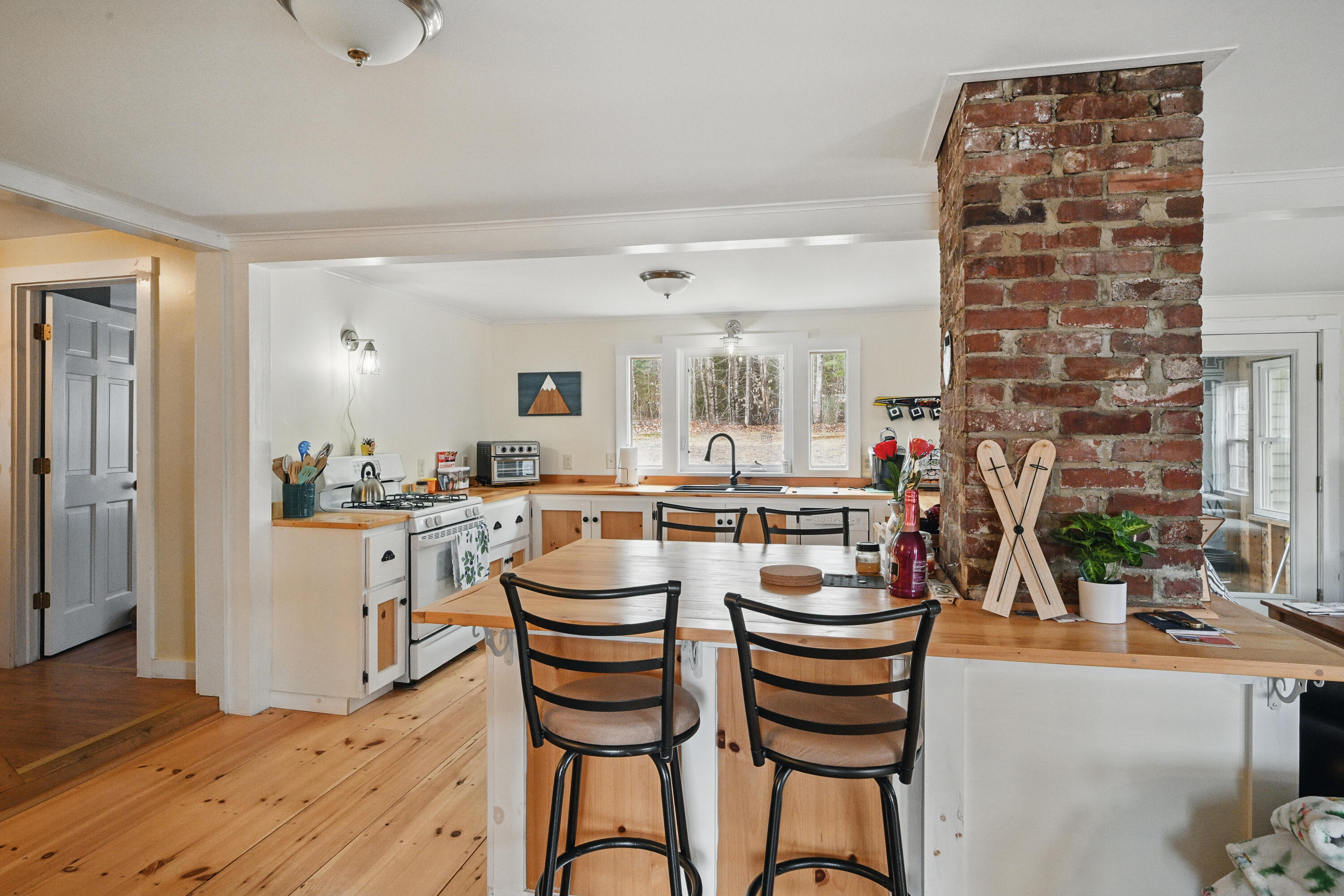 4 Tufts Pond Road