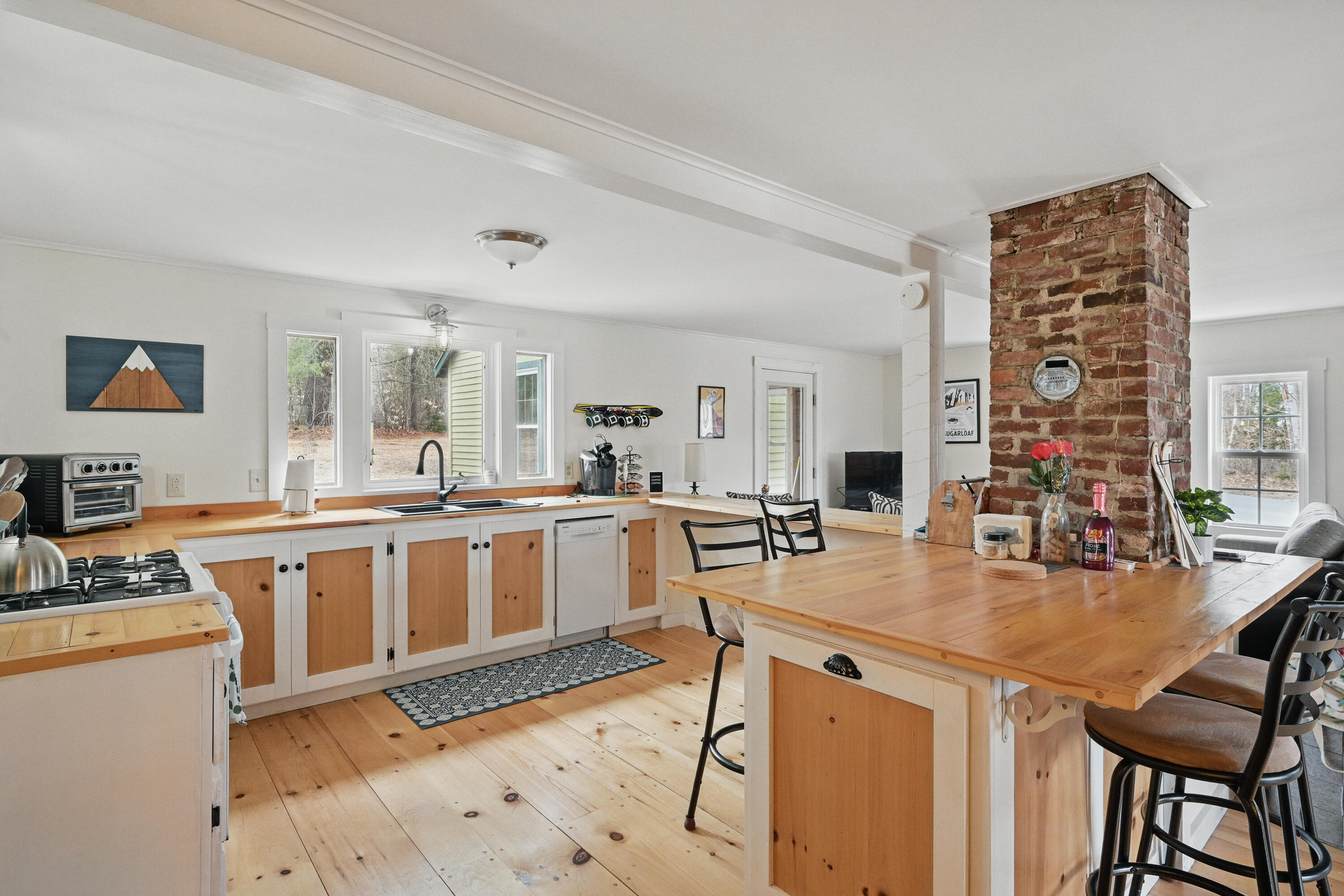 4 Tufts Pond Road
