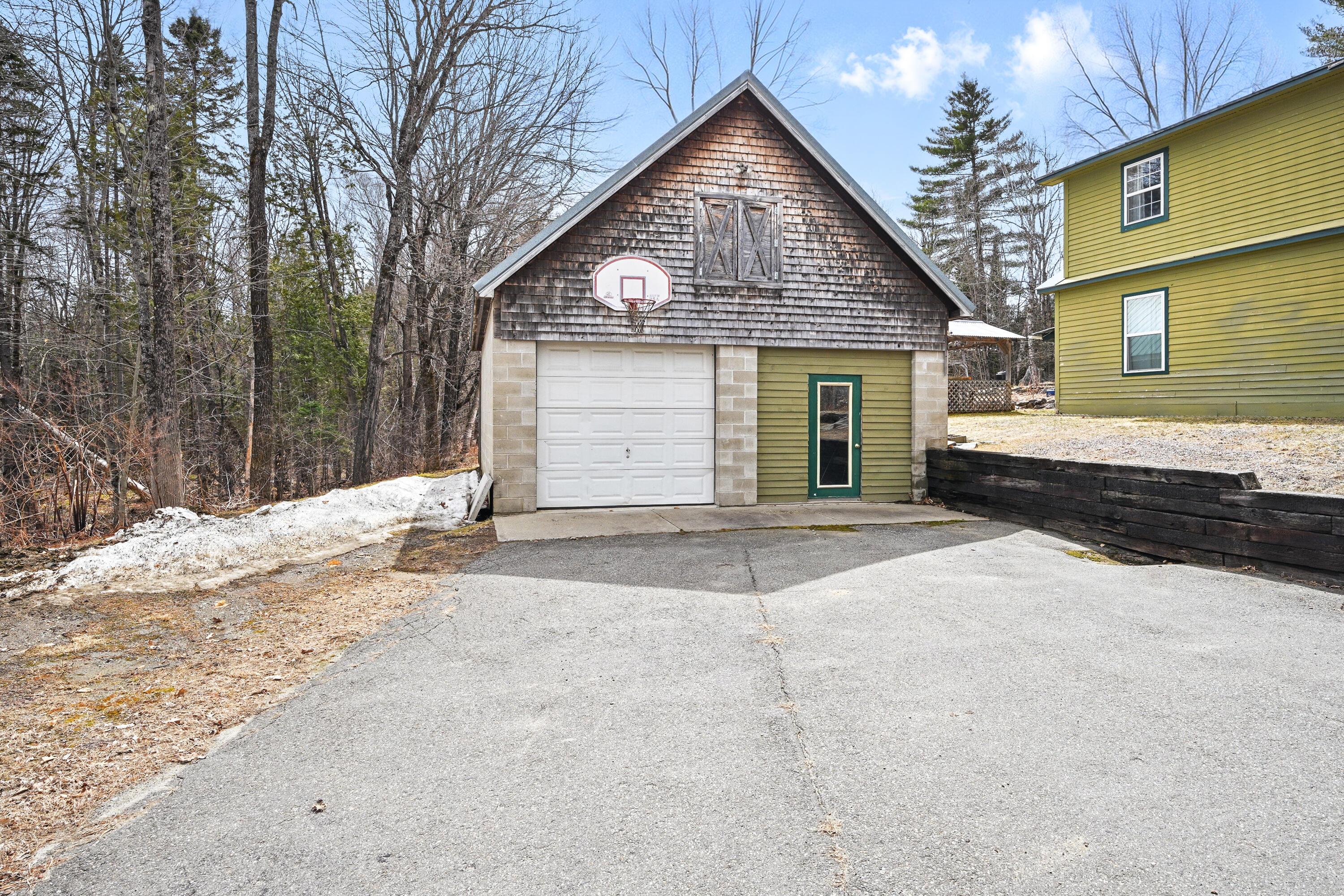 4 Tufts Pond Road